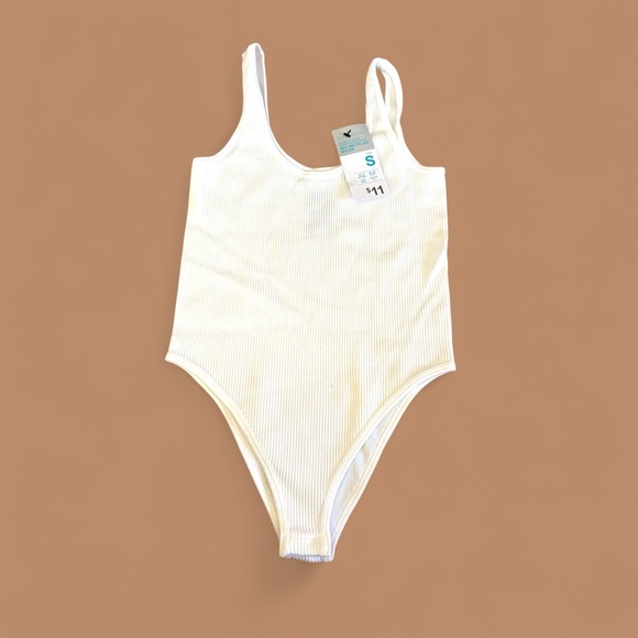 NWT White and Black Ribbed Bodysuit - Picture 2 of 3
